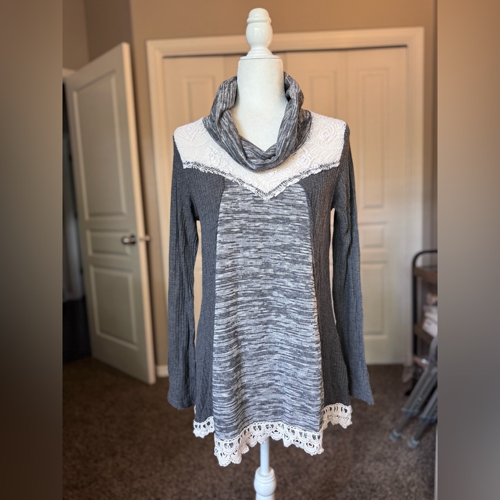 Cowl Neck Lace Long sleeve Tunic size Large